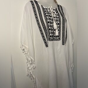 Tommy Bahama Coverup Embroidered with Tassel Trim Size S/M NWT!